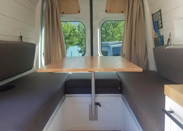 Sprinter Camper Albania Campingplads *